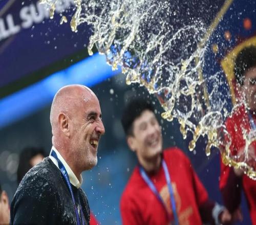 噘嘴騾子賣個驢價錢！光頭吃虧在嘴上，退一步最佳主帥該給徐正源