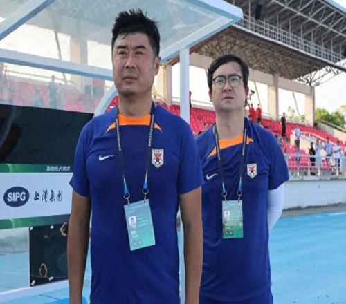 韓鵬鄧卓翔若扶正中超土帥超半壁江山！三人最穩(wěn)鄭智劉建業(yè)最懸