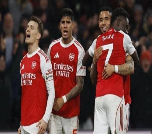 憑借對(duì)方兩個(gè)烏龍球獲勝，阿森納上演瘋狂一戰(zhàn)