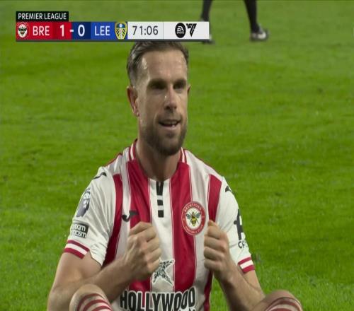 亨德森：前不久是若塔生日，我不經(jīng)常進(jìn)球所以想把進(jìn)球獻(xiàn)給他