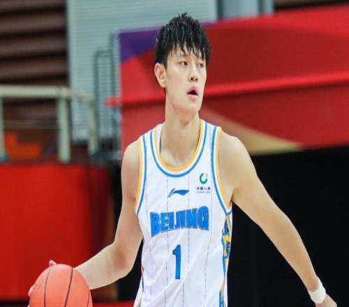 媒體人建議曾凡博先打澳洲NBL等CBA季后賽再回北京男籃爭冠