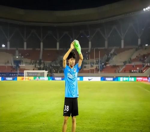 大連英博明年該留下的球員，李國旭一個都沒放走，已完成三筆續約