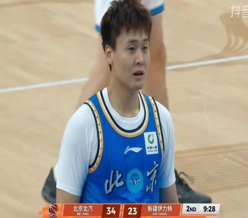 這才是CBA頂級(jí)后衛(wèi)！22分鐘砍29+8正負(fù)值+37他要進(jìn)國(guó)家隊(duì)就好了