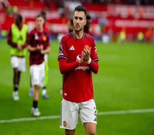 曼聯(lián)44伯恩茅斯，賽后評分：B費8.8分最高，1進球1助攻