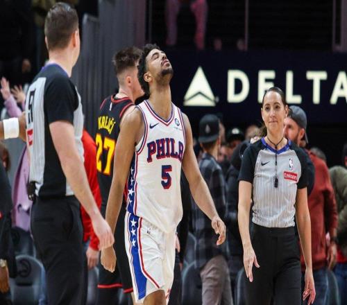 搞笑，NBA裁判集體批評76人隊解說員不了解后場違例規則