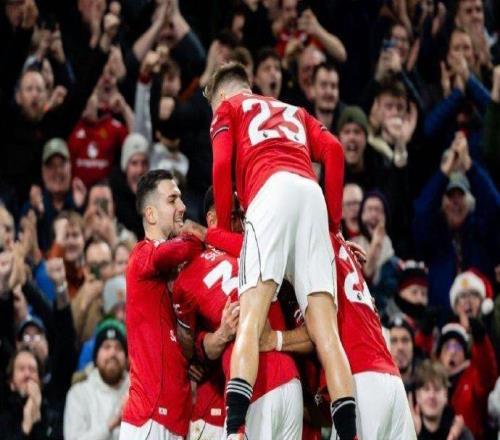 曼聯(lián)主場(chǎng)44平伯恩茅斯，B費(fèi)關(guān)鍵表現(xiàn)難挽狂瀾，防線(xiàn)漏洞是隱患