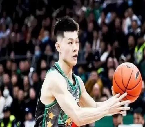 打工人不容易！山東小伙終于正名，用3個(gè)字表達(dá)心聲，獲楊鳴認(rèn)可