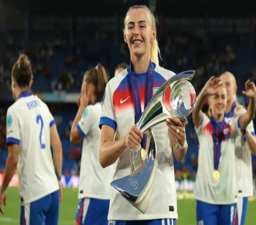 凱莉：從曼城去槍手女足前我深受焦慮困擾，還一直掉頭發(fā)