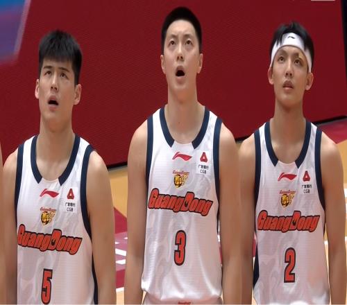 9中3！廣東隊(duì)頂薪球員表現(xiàn)令人失望，球迷：分點(diǎn)工資給徐杰吧