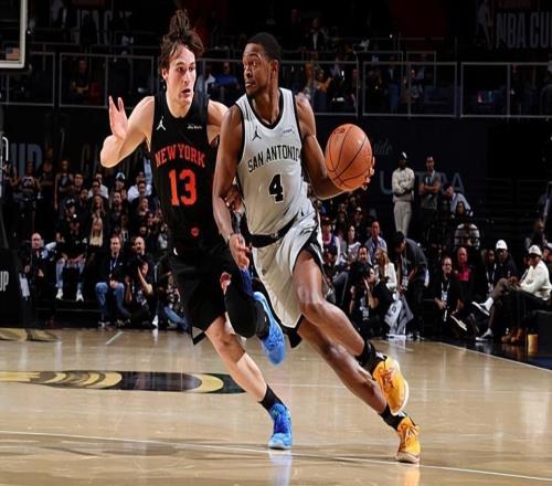 未來(lái)發(fā)揮出應(yīng)有的水準(zhǔn)，馬刺后場(chǎng)核心的價(jià)值完全沒有體現(xiàn)出來(lái)