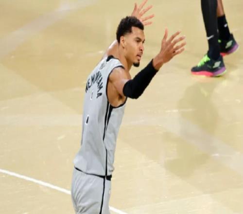 含淚出戰！文班亞馬告別至親，痛失冠軍！