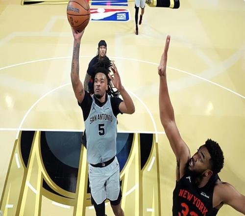 手感確實是不太理想，但馬刺后場新星還是起到了各方面的作用