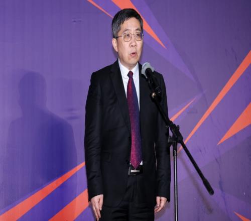 U22國足集訓(xùn)時(shí)，足協(xié)副主席許基仁親臨現(xiàn)場為球隊(duì)加油打氣_中超直播