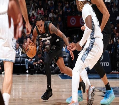 表現一塌糊涂！森林狼樂透秀看起來完全適應不了NBA的強度