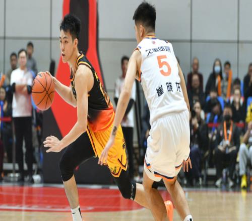 得分榜第5，新秀打成隊內得分王！廣東球迷羨慕了：用胡明軒換你