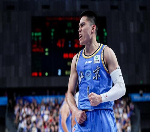 頂薪水貨！周琦替補場均1.8分，趙睿沒他工資高，不如33歲李慕豪