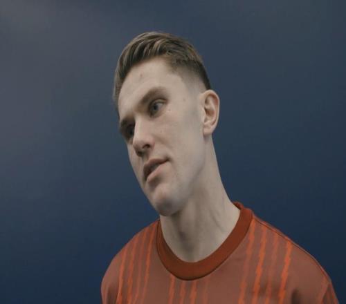 哲凱賴什：我們在場上簡單聊了一下，然后我就罰點球了