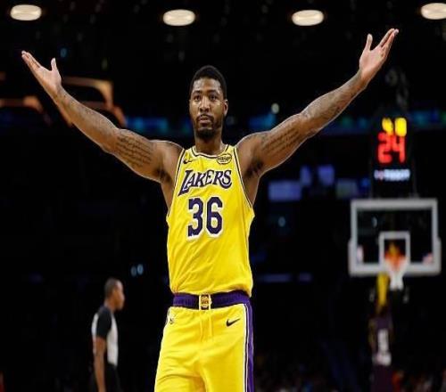 NBA官方：湖人后衛斯馬特對裁判做出不雅手勢，罰款35000美元