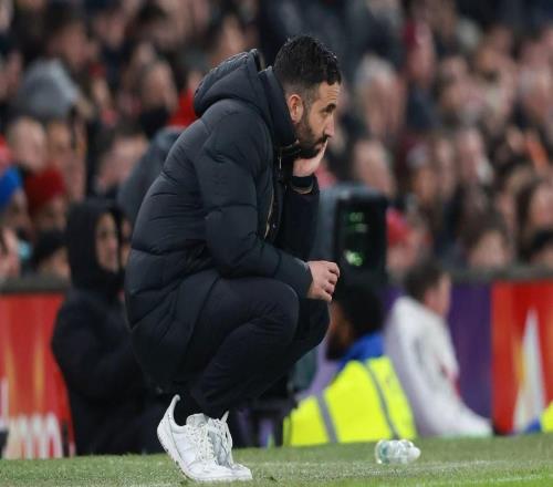 曼聯本賽季前17場僅1次零封，為隊史頂級聯賽同期并列最少