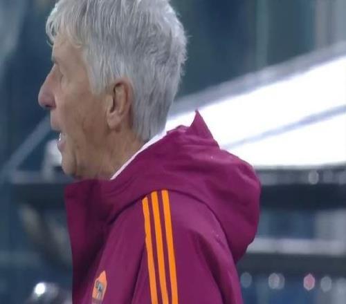 12！意甲黑馬現(xiàn)形：4戰(zhàn)強(qiáng)隊(duì)全敗，尤文差國(guó)米4分，4大強(qiáng)隊(duì)爭(zhēng)冠