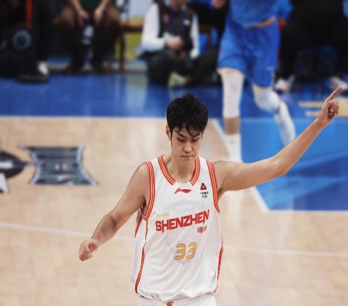 三分絕殺！中國(guó)男籃又一21歲前鋒崛起：場(chǎng)均17+6，郭士強(qiáng)重用他