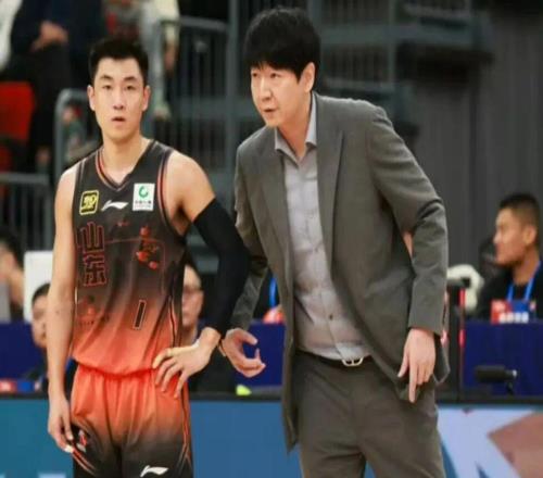 CBA新消息！高詩巖怒懟球迷，曾凡博26日賽季首秀，上海傷兩大將