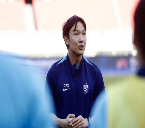 鄧卓翔確定無法在武漢三鎮(zhèn)轉(zhuǎn)正，俱樂部將聘請歐洲名帥執(zhí)教，引發(fā)熱議