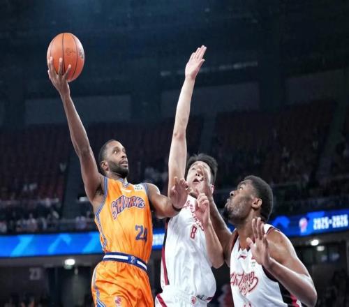 CBA常規(guī)賽第5輪，上海久事男籃9777戰(zhàn)勝浙江稠州男籃