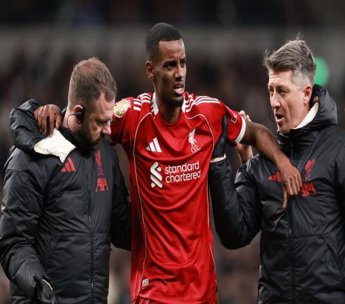 詹俊：伊薩克重傷后紅軍或需薩拉赫留隊(duì)，估計(jì)也得接洽塞門約