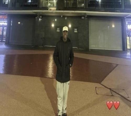 哥倫比亞小將奧羅斯科和曼聯(lián)梯隊訓練，年滿18歲后正式加盟