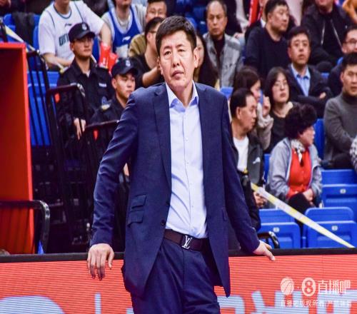 媒體評論員認(rèn)為丁指導(dǎo)與泰倫盧存在相似之處，處理人際關(guān)系也是教練能力的重要組成部分_CBA直播