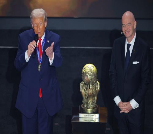 特朗普榮膺FIFA和平獎(jiǎng)博班直言荒唐令人羞愧FIFA不應(yīng)淪為政治組織_意甲直播