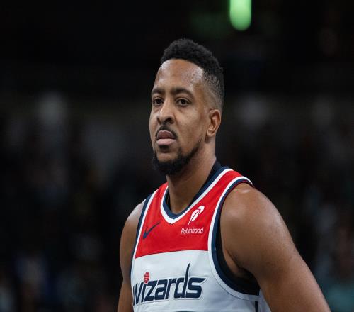 34歲的老將仍然備受關(guān)注，知名記者報(bào)道CJ麥科勒姆可能加盟快船_NBA直播