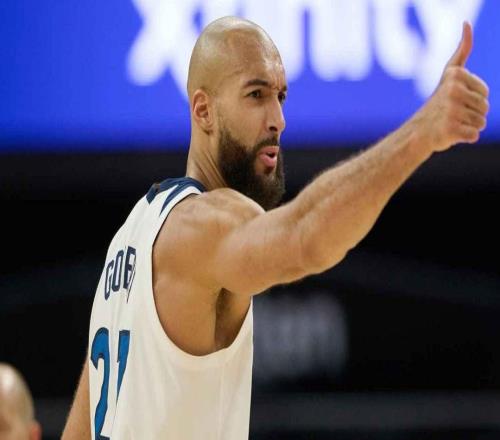 森林狼主教練認(rèn)為戈貝爾的狀態(tài)，不輸他榮膺最佳防守球員時(shí)的表現(xiàn)