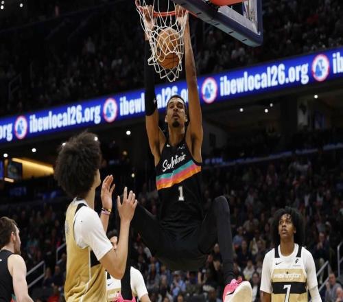 壞消息，維克托文班亞馬進(jìn)入傷病名單，無緣與雷霆的焦點(diǎn)大戰(zhàn)