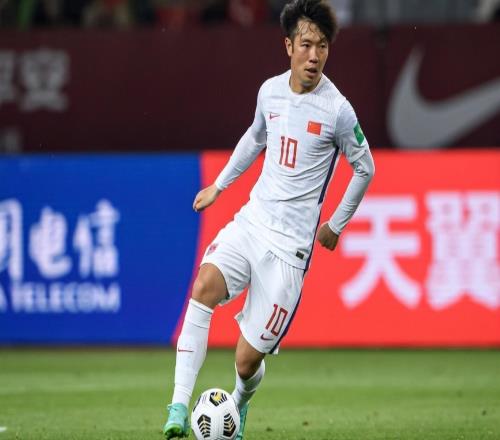 不是韓鵬也不是李霄鵬！他才是魯能最成功的救火教練，引發(fā)熱議