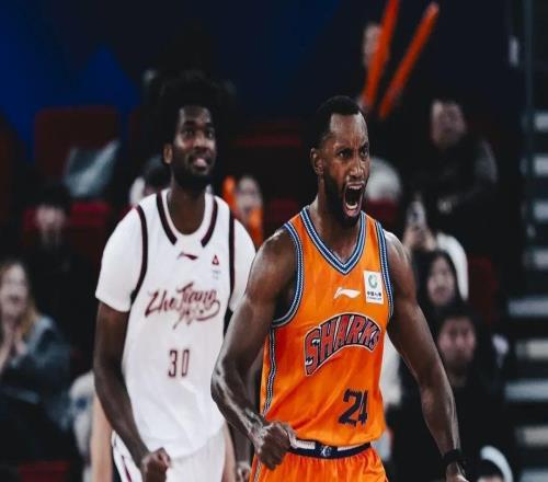 上海男籃要“續(xù)命”，還得靠“老江湖”