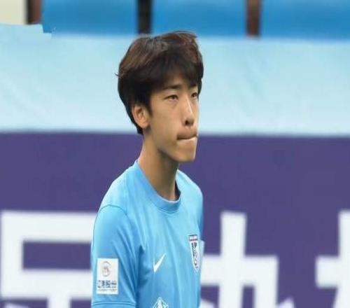 大連1月3日?？诩?xùn)，李國旭給朱鵬宇評及格外援目標(biāo)具備2個(gè)條件