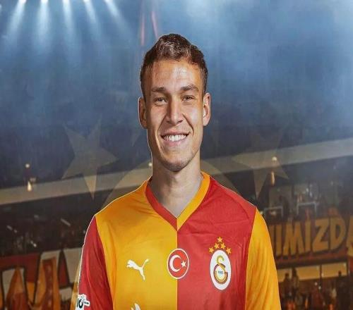 記者：加拉塔薩雷正在推動(dòng)烏加特的轉(zhuǎn)會(huì)羅馬體育報(bào)：羅馬對(duì)齊爾克澤的報(bào)價(jià)接近曼聯(lián)的要求