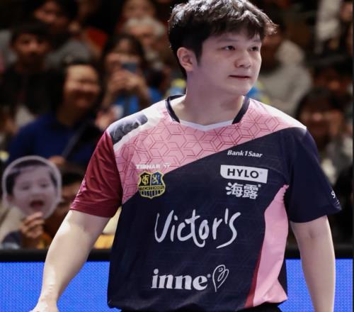 可愛樊振東歐冠首勝再模仿C羅慶祝,粉色球衣+霸氣動作奶兇奶兇的