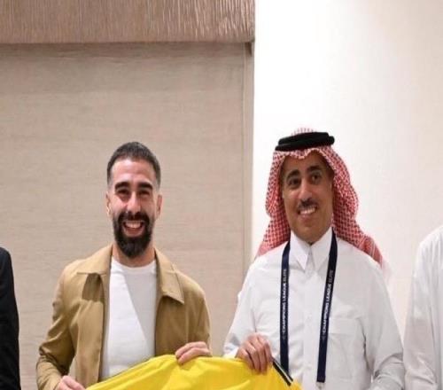 記者：卡瓦哈爾目前更可能離隊，他想去卡塔爾踢球