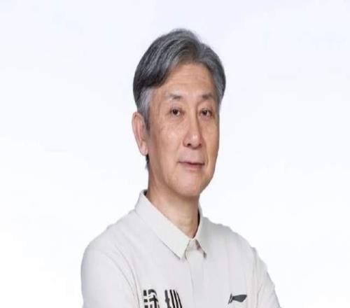 才打5輪就換帥CBA第二位下課主帥誕生了，繼任者出爐，老當益壯