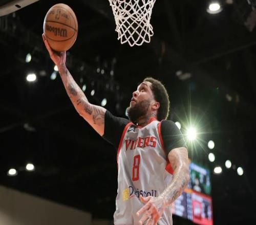 手感不佳火箭二隊(duì)強(qiáng)力得分手也是調(diào)整了自己的進(jìn)攻狀態(tài)