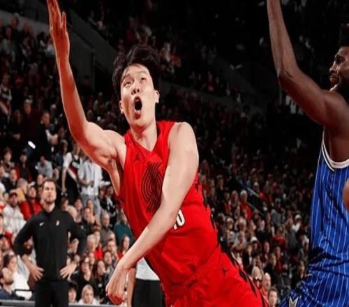 7分鐘填滿數(shù)據(jù)欄！楊瀚森的等待與斯普利特的執(zhí)念