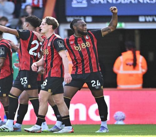 從英超到轉(zhuǎn)會(huì)窗，曼聯(lián)和曼城再次正面對(duì)撞