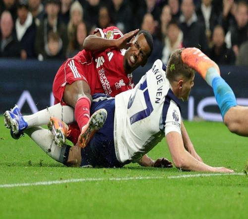 破門即斷腿！伊薩克遭范德文鏟傷確診骨折，將長期缺陣