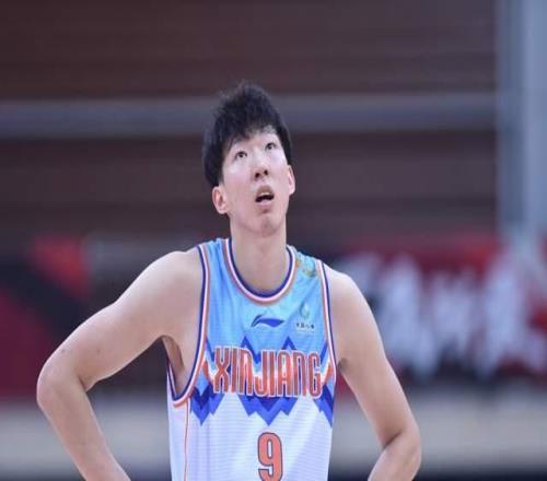 戰(zhàn)略性傷退周琦又不去烏魯木齊了，缺席客戰(zhàn)新疆男籃，懂得都懂