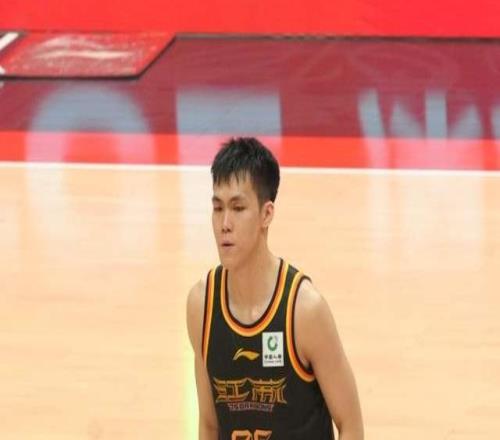 14中10轟34分6板！又一天才后衛(wèi)橫空出世，郭士強(qiáng)給他機(jī)會(huì)試試