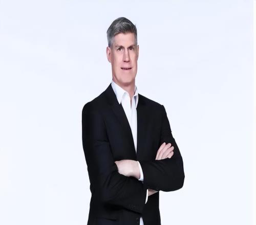 萬萬沒想到，CBA第一個下課的主教練不是丁偉，而是他！