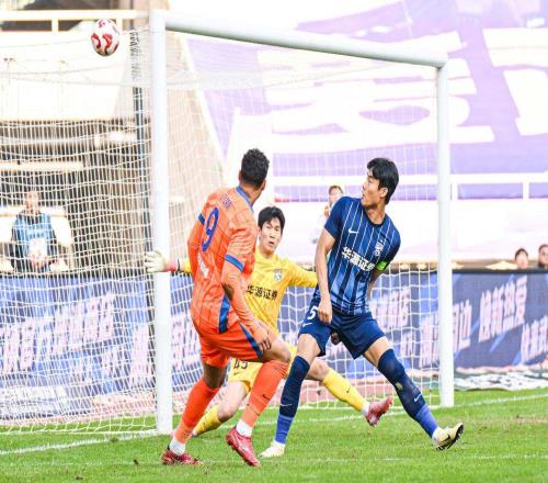 魯能外援中衛(wèi)補(bǔ)強(qiáng)又有新大魚，韓媒確認(rèn)他已跟泰山聯(lián)系，值得期待